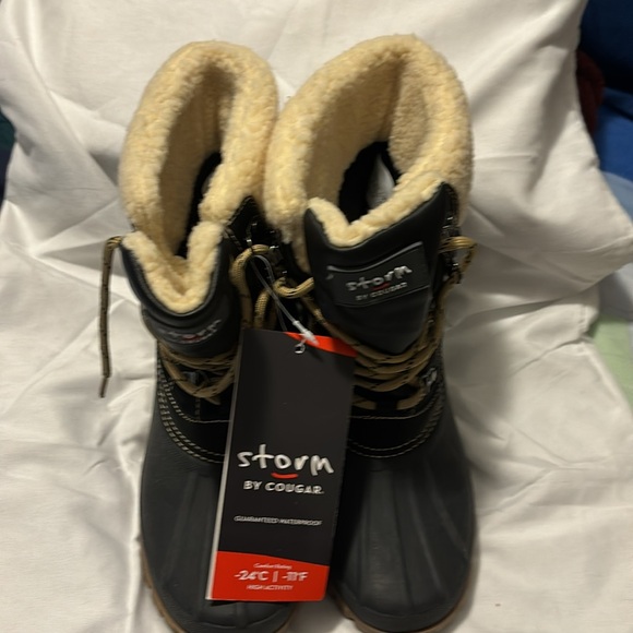 NWT COUGAR STORM winter boots. Black 8 - Picture 2 of 9